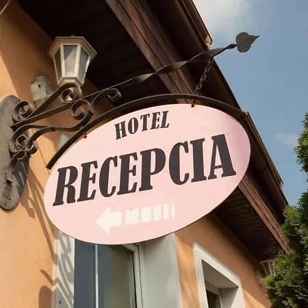 Taxis Отель Братислава