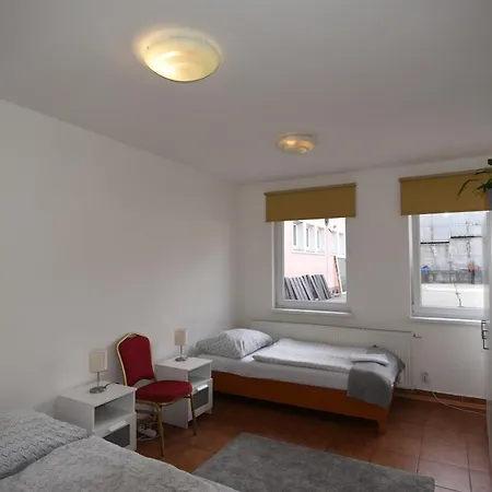 Taxis Отель Братислава